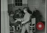 Standbild Konzentrationslager Deutschland, 1945, aus Sekunde 18 historischem Filmmaterial Videoclip 65675054783