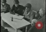 Standbild Konzentrationslager Deutschland, 1945, aus Sekunde 35 historischem Filmmaterial Videoclip 65675054783