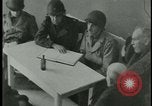 Standbild Konzentrationslager Deutschland, 1945, aus Sekunde 36 historischem Filmmaterial Videoclip 65675054783