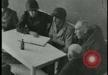 Standbild Konzentrationslager Deutschland, 1945, aus Sekunde 40 historischem Filmmaterial Videoclip 65675054783