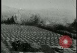 Standbild Konzentrationslager Deutschland, 1945, aus Sekunde 44 historischem Filmmaterial Videoclip 65675054783