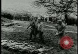 Standbild Konzentrationslager Deutschland, 1945, aus Sekunde 48 historischem Filmmaterial Videoclip 65675054783