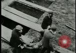 Standbild Konzentrationslager Deutschland, 1945, aus Sekunde 53 historischem Filmmaterial Videoclip 65675054783