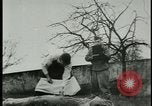 Standbild Konzentrationslager Deutschland, 1945, aus Sekunde 61 historischem Filmmaterial Videoclip 65675054783