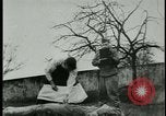Standbild Konzentrationslager Deutschland, 1945, aus Sekunde 62 historischem Filmmaterial Videoclip 65675054783