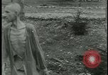 Immagine di Vittime del campo di concentramento Germania, 1945, secondo 55 filmato di repertorio 65675054784
