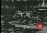 Image les citoyens allemands visite des camps de concentration Allemagne, 1945, de la seconde 8 séquences d'archives historiques vidéo 65675054785
