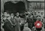 Image les citoyens allemands visite des camps de concentration Allemagne, 1945, de la seconde 10 séquences d'archives historiques vidéo 65675054785