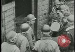 Image les citoyens allemands visite des camps de concentration Allemagne, 1945, de la seconde 28 séquences d'archives historiques vidéo 65675054785