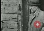 Image les citoyens allemands visite des camps de concentration Allemagne, 1945, de la seconde 38 séquences d'archives historiques vidéo 65675054785