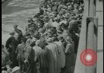 Image les citoyens allemands visite des camps de concentration Allemagne, 1945, de la seconde 45 séquences d'archives historiques vidéo 65675054785