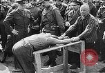 Standbild Ohrdruf Konzentrationslager Deutschland, 1945, aus Sekunde 19 historischem Filmmaterial Videoclip 65675054787