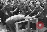 Standbild Ohrdruf Konzentrationslager Deutschland, 1945, aus Sekunde 20 historischem Filmmaterial Videoclip 65675054787