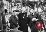 Standbild Ohrdruf Konzentrationslager Deutschland, 1945, aus Sekunde 36 historischem Filmmaterial Videoclip 65675054787
