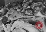Standbild Ohrdruf Konzentrationslager Deutschland, 1945, aus Sekunde 36 historischem Filmmaterial Videoclip 65675054788