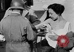 Standbild KZ-Opfer Deutschland, 1945, aus Sekunde 7 historischem Filmmaterial Videoclip 65675054791
