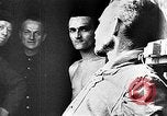 Standbild KZ-Opfer Deutschland, 1945, aus Sekunde 44 historischem Filmmaterial Videoclip 65675054791