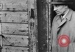 Standbild deutsche Bürger kz Deutschland, 1945, aus Sekunde 35 historischem Filmmaterial Videoclip 65675054792