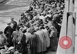 Standbild deutsche Bürger kz Deutschland, 1945, aus Sekunde 43 historischem Filmmaterial Videoclip 65675054792