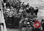 Standbild deutsche Bürger kz Deutschland, 1945, aus Sekunde 50 historischem Filmmaterial Videoclip 65675054792