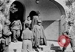 Standbild deutsche Bürger kz Deutschland, 1945, aus Sekunde 53 historischem Filmmaterial Videoclip 65675054792