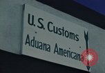 Standbild USA Zoll an der US-mexikanischen Grenze Mexico-United States border USA, 1968, aus Sekunde 7 historischem Filmmaterial Videoclip 65675054806