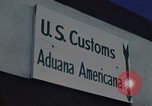 Standbild USA Zoll an der US-mexikanischen Grenze Mexico-United States border USA, 1968, aus Sekunde 9 historischem Filmmaterial Videoclip 65675054806