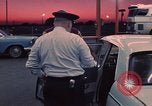 Standbild USA Zoll an der US-mexikanischen Grenze Mexico-United States border USA, 1968, aus Sekunde 37 historischem Filmmaterial Videoclip 65675054806