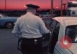 Standbild USA Zoll an der US-mexikanischen Grenze Mexico-United States border USA, 1968, aus Sekunde 39 historischem Filmmaterial Videoclip 65675054806