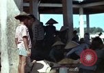 Immagine di Civili di difesa irregolare gruppo Vietnam del Sud, 1965, secondo 13 filmato di repertorio 65675054819