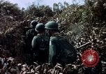Immagine di Civili di difesa irregolare gruppo Vietnam del Sud, 1965, secondo 21 filmato di repertorio 65675054819