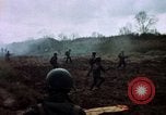 Immagine di Civili di difesa irregolare gruppo Vietnam del Sud, 1965, secondo 25 filmato di repertorio 65675054819