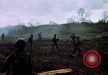 Immagine di Civili di difesa irregolare gruppo Vietnam del Sud, 1965, secondo 26 filmato di repertorio 65675054819