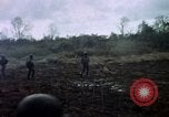 Immagine di Civili di difesa irregolare gruppo Vietnam del Sud, 1965, secondo 30 filmato di repertorio 65675054819