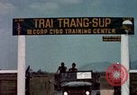 Immagine di Civili di difesa irregolare gruppo Vietnam del Sud, 1965, secondo 51 filmato di repertorio 65675054819