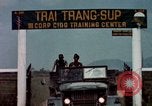Immagine di Civili di difesa irregolare gruppo Vietnam del Sud, 1965, secondo 53 filmato di repertorio 65675054819