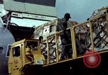 Standbild Red Ball Express und Dschungel Hubschrauber Evakuierung Vietnam, 1967, aus Sekunde 20 historischem Filmmaterial Videoclip 65675054823