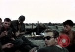Standbild Pflege für amerikanische Soldaten Vietnam, 1967, aus Sekunde 38 historischem Filmmaterial Videoclip 65675054824