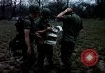 Standbild Pflege für amerikanische Soldaten Vietnam, 1967, aus Sekunde 47 historischem Filmmaterial Videoclip 65675054824