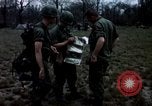 Standbild Pflege für amerikanische Soldaten Vietnam, 1967, aus Sekunde 49 historischem Filmmaterial Videoclip 65675054824