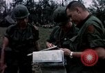 Standbild Pflege für amerikanische Soldaten Vietnam, 1967, aus Sekunde 54 historischem Filmmaterial Videoclip 65675054824