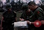 Standbild Pflege für amerikanische Soldaten Vietnam, 1967, aus Sekunde 56 historischem Filmmaterial Videoclip 65675054824