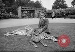 Standbild Whipsnade Zoo Whipsnade England, 1965, aus Sekunde 7 historischem Filmmaterial Videoclip 65675054828
