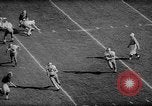Immagine di 1964 Michigan versus Perdue gioco di calcio Ann Arbor Michigan USA, 1964, secondo 48 filmato di repertorio 65675054840