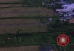 Standbild Antenne Angriff der Masse Ziele Vietnam, 1965, aus Sekunde 22 historischem Filmmaterial Videoclip 65675054843