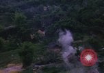 Standbild Antenne Angriff der Masse Ziele Vietnam, 1965, aus Sekunde 32 historischem Filmmaterial Videoclip 65675054843