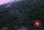 Standbild Antenne Angriff der Masse Ziele Vietnam, 1965, aus Sekunde 34 historischem Filmmaterial Videoclip 65675054843