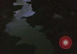 Immagine di Bombardamento americano di capanne nella guerra del Vietnam Il Vietnam, 1965, secondo 52 filmato di repertorio 65675054845