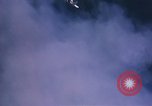 Standbild Flugzeuge Bomben auf vietnamesische Dorf Vietnam, 1965, aus Sekunde 12 historischem Filmmaterial Videoclip 65675054847