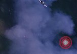Standbild Flugzeuge Bomben auf vietnamesische Dorf Vietnam, 1965, aus Sekunde 14 historischem Filmmaterial Videoclip 65675054847